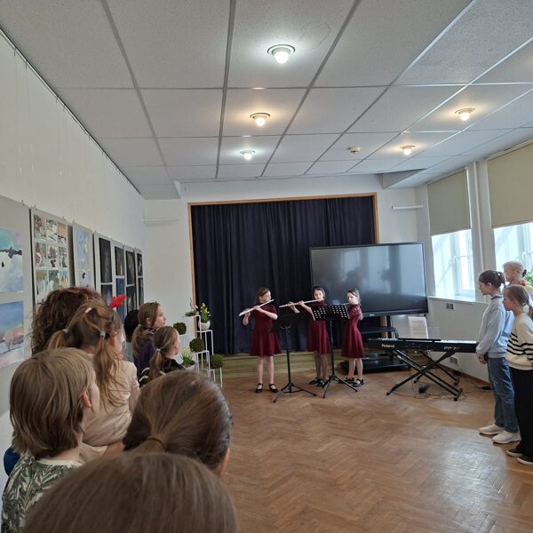 Izstādes atklāšana Aizkraukles Mākslas skolā 10.04.2026.