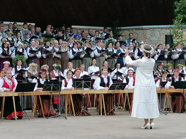 Koklētāju ansamblis Baldonē Jāņa Dūmiņa Dziesmu un Deju svētkos 08.06.2024.