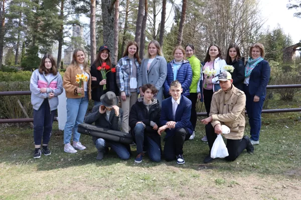 Absloventu ekskursija uz P.Barisona mājām "Skudras" 06.05.2022.