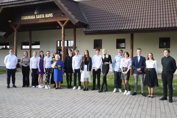 Absolventu koncerts "Radoši, rāsaini, skanoši" Staburaga saieta namā 10.05.2023.